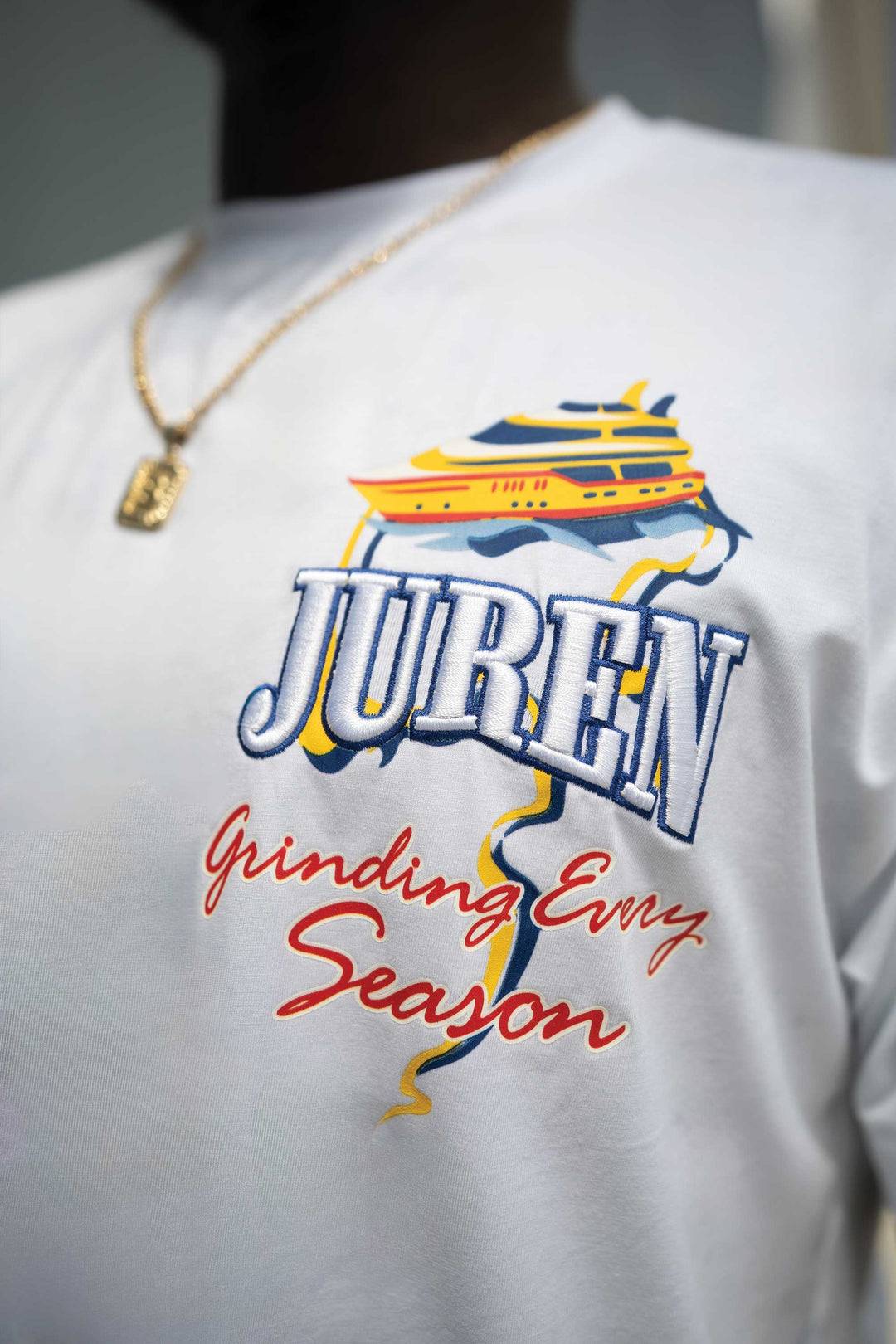 GRINDING EVERY SEASON WHITE TEE